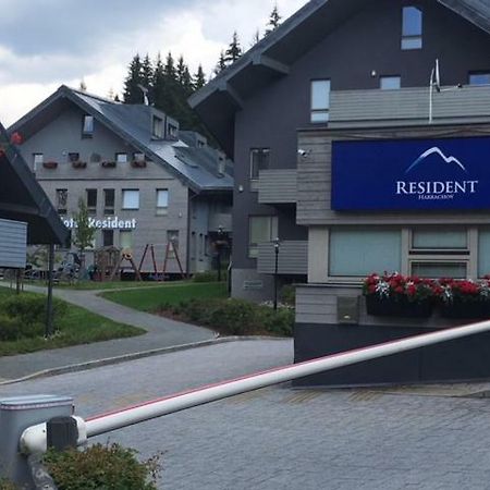 Resort 302 哈拉霍夫 外观 照片